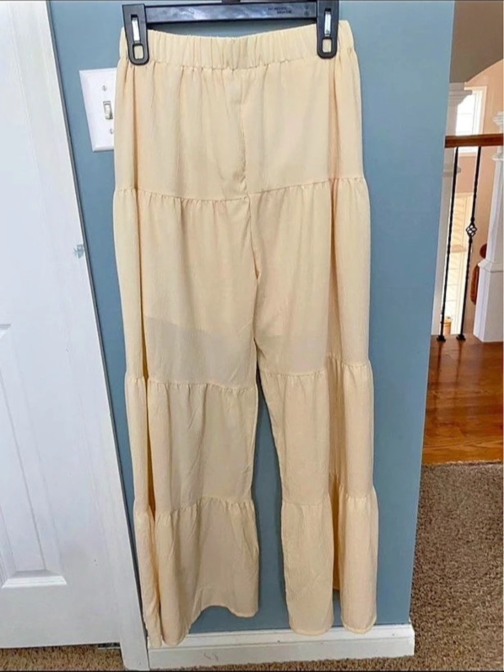 SHEIN Tiered Wide Leg Pants in Cream Size Medium
